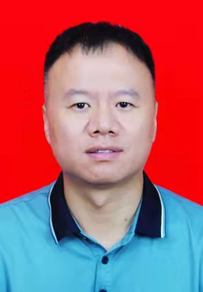 渠县县委常委,县政府党组成员,副县长李根